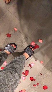 Lauren Jauregui feet photo thumbnail
