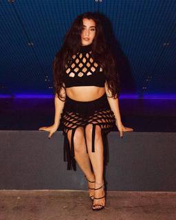 Lauren Jauregui feet photo thumbnail