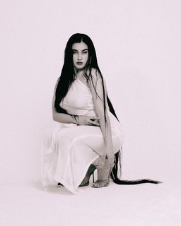 Lauren Jauregui feet photo thumbnail