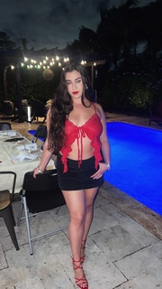 Lauren Jauregui feet photo thumbnail