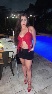 Lauren Jauregui feet photo thumbnail