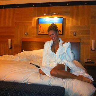 Lauren Jones feet photo 7