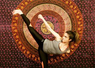 Lauren LaVera feet photo thumbnail