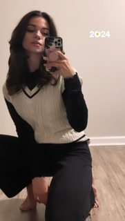 Lauren LaVera feet photo thumbnail