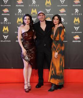 Lauren LaVera feet photo thumbnail