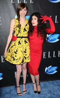 Lauren Lapkus feet photo thumbnail