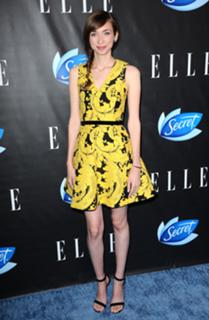 Lauren Lapkus feet photo thumbnail