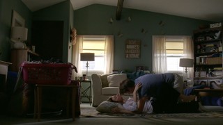 Lauren Lapkus feet photo thumbnail