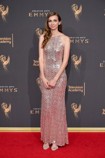 Lauren Lapkus feet photo thumbnail