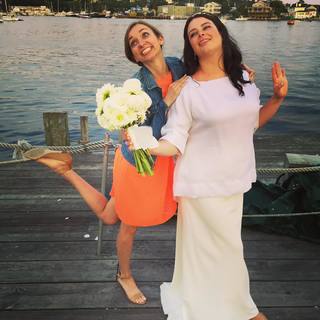 Lauren Lapkus feet photo thumbnail