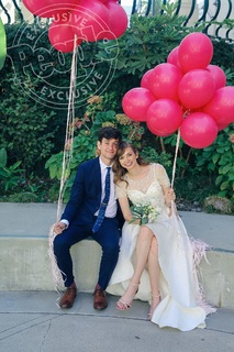 Lauren Lapkus feet photo thumbnail