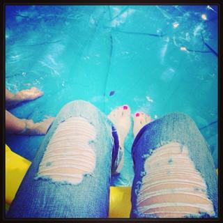 Lauren Laverne feet photo 19