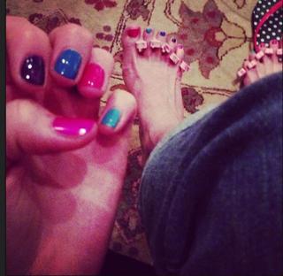 Lauren Laverne feet photo 9