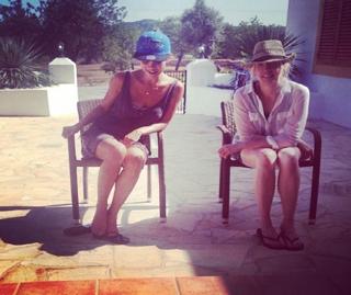 Lauren Laverne feet photo 7