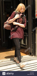 Lauren Laverne feet photo 15