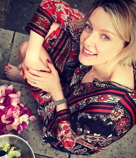 Lauren Laverne feet photo 17