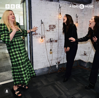Lauren Laverne feet photo 4