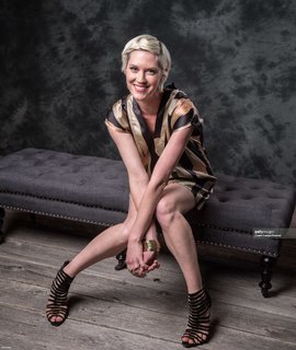 Lauren Lee Smith feet photo thumbnail