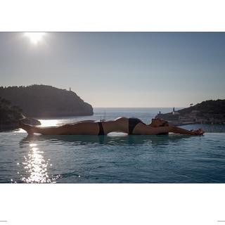 Lauren Lee Smith feet photo thumbnail