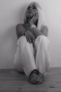 Lauren London feet photo thumbnail