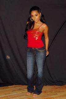 Lauren London feet photo thumbnail