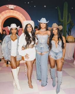 Lauren London feet photo thumbnail