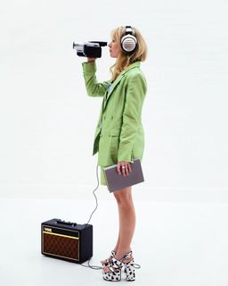 Lauren Lyle feet photo 4