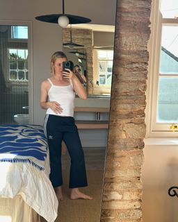Lauren Lyle feet photo 11