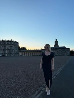 Lauren Lyle feet photo 20