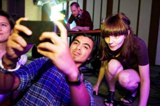 Lauren Mayberry feet photo thumbnail