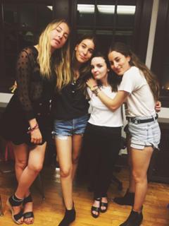 Lauren Mayberry feet photo thumbnail