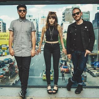 Lauren Mayberry feet photo thumbnail