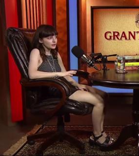 Lauren Mayberry feet photo thumbnail