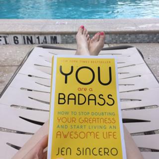 Lauren Mayberry feet photo thumbnail