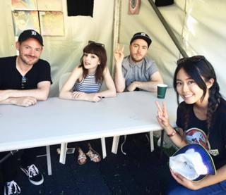 Lauren Mayberry feet photo thumbnail