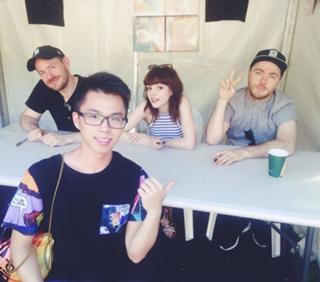 Lauren Mayberry feet photo thumbnail