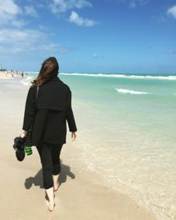 Lauren Mayberry feet photo thumbnail