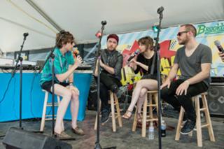 Lauren Mayberry feet photo thumbnail