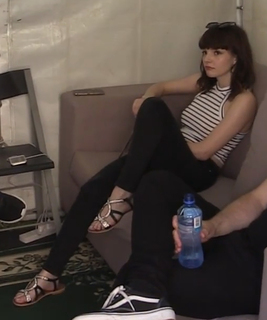 Lauren Mayberry feet photo thumbnail