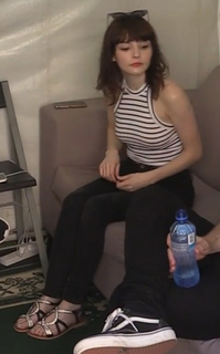 Lauren Mayberry feet photo thumbnail