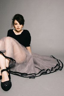 Lauren Mayberry feet photo thumbnail