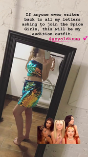 Lauren Mayberry feet photo thumbnail