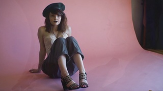Lauren Mayberry feet photo thumbnail