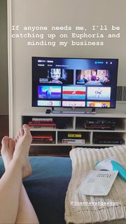 Lauren Mayberry feet photo thumbnail