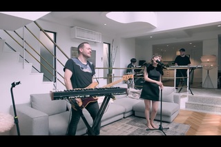 Lauren Mayberry feet photo thumbnail