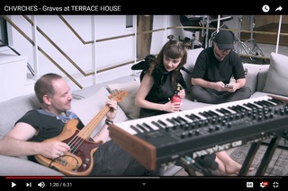 Lauren Mayberry feet photo thumbnail