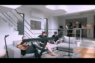 Lauren Mayberry feet photo thumbnail