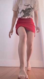 Lauren Mayberry feet photo thumbnail