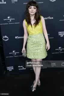 Lauren Mayberry feet photo thumbnail