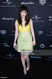 Lauren Mayberry feet photo thumbnail